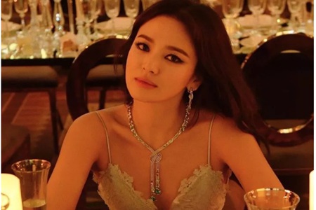 1566269524723281.jpg 宋慧乔全包眼线