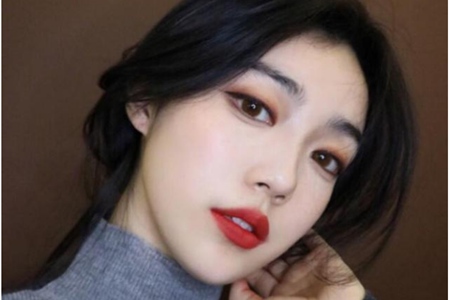 1570616343980629.jpg 口红