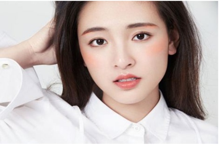 1571902602860604.jpg 女生