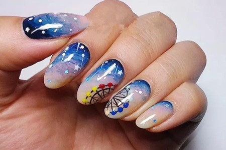 1537419178122213.jpg 蓝色星空游乐园美甲,童趣清新的美丽