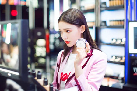 1538212179926597.jpg 果汁妆容让你青春又靓丽,让女生的颜值直线上升