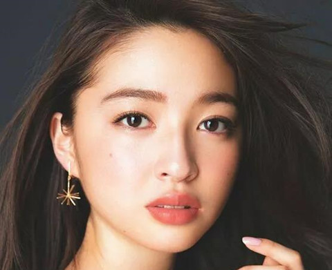 1534326736376901.jpg 精致透亮的素颜妆,细致教程让你一步到位